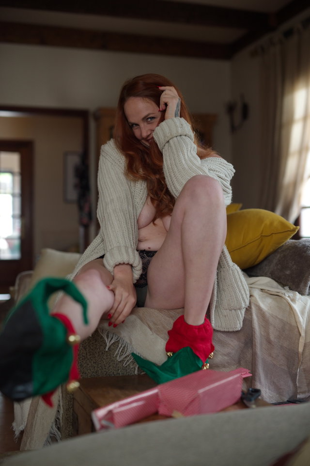Santas Little Elf Preview 2