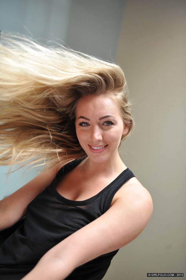 Hayley 028 Preview 2