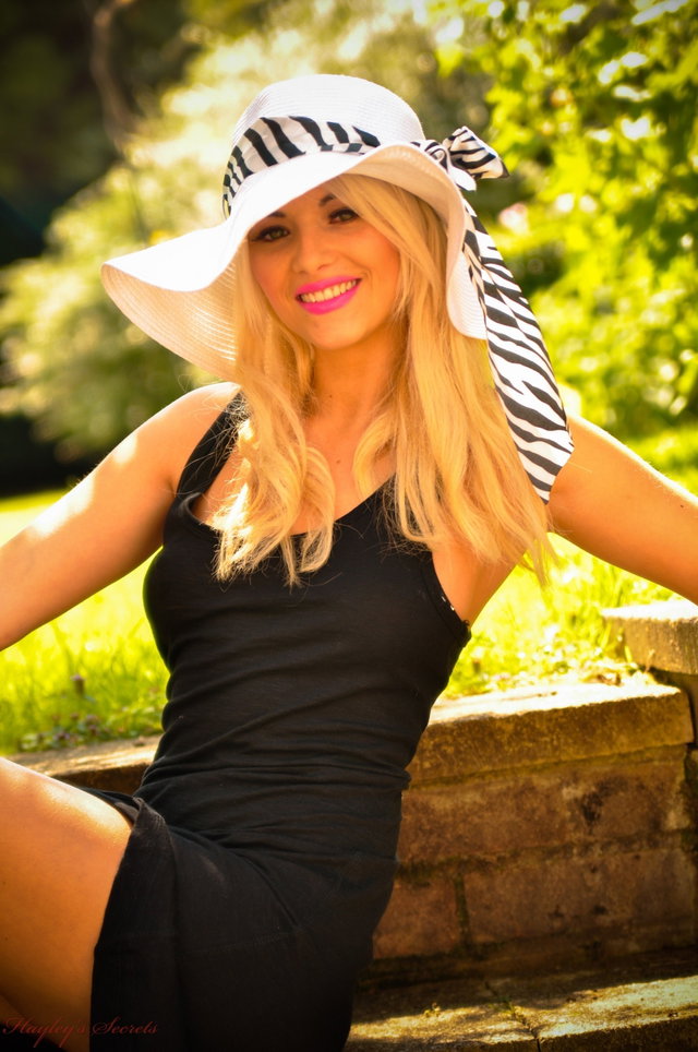 You Can Leave Your Sun Hat On Preview 2