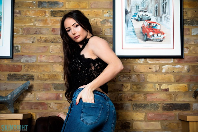 Hot On Heels; ?>