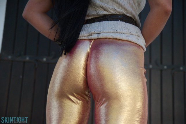 Tori Gold Leggings; ?>