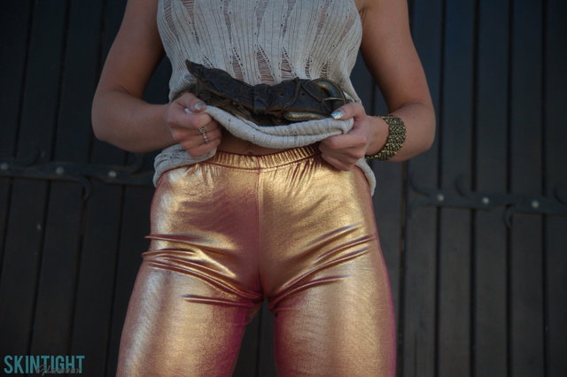Tori Gold Leggings Preview 1