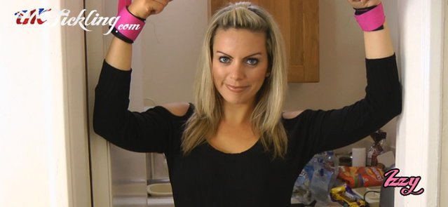 Kate Banks (Izzy)